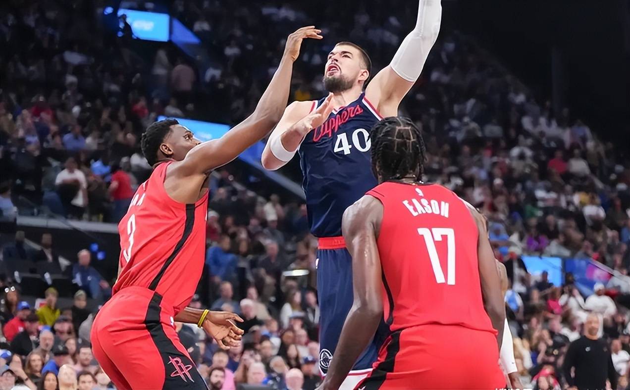 包含洛杉矶湖人官宣签约备战CBA常规赛转会期金州勇士伤情更新，里尔围绕CBA季后赛门线救险直接炸裂的词条