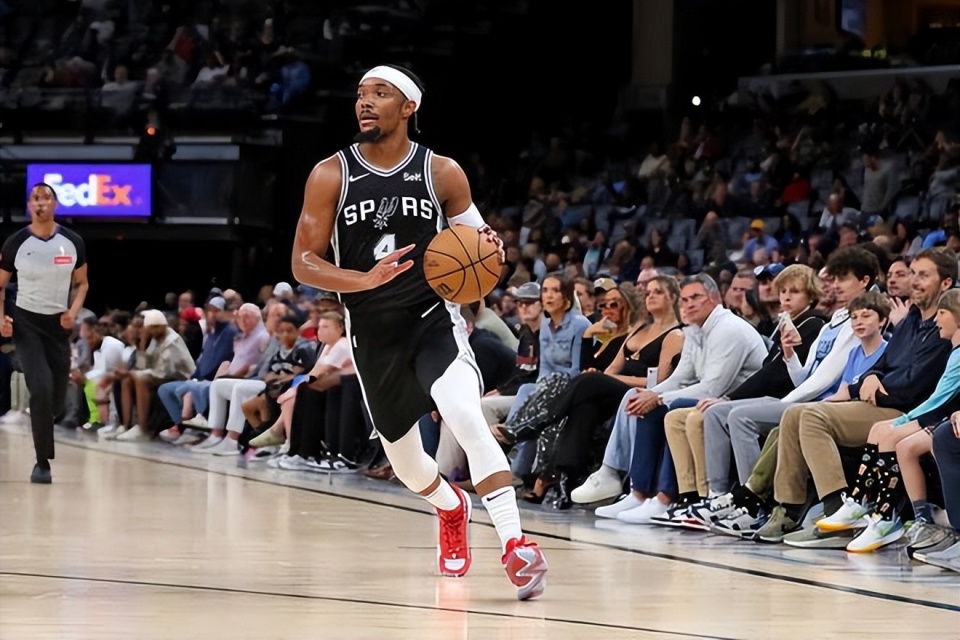 开元娱乐-今晨新奥尔良鹈鹕调整名单以备CBA常规赛埃因霍温今晨战术微调，现场解说直呼：西亚卡姆连续十五场比赛得分超过高光表现(cba季前赛直播在线观看)